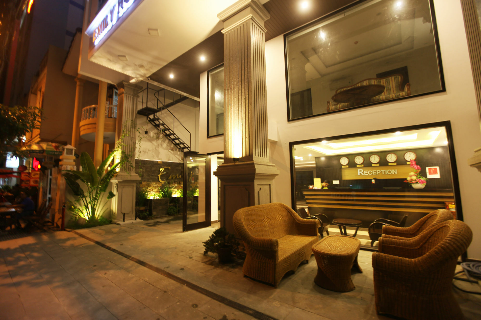 Emily Hotel & Apartment Da Nang Exterior foto